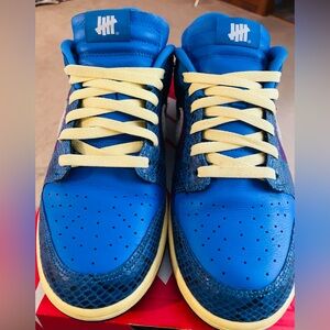 Nike Dunk Low
Undefeated 5 On It Dunk vs. AF1
11M